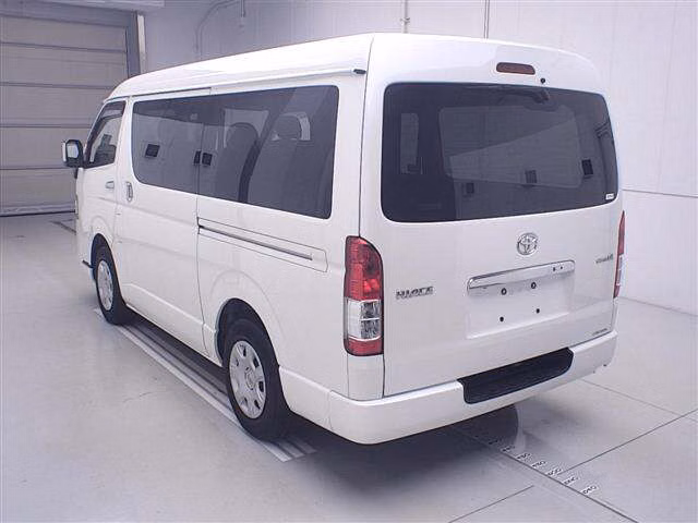 TOYOTA REGIUS ACE