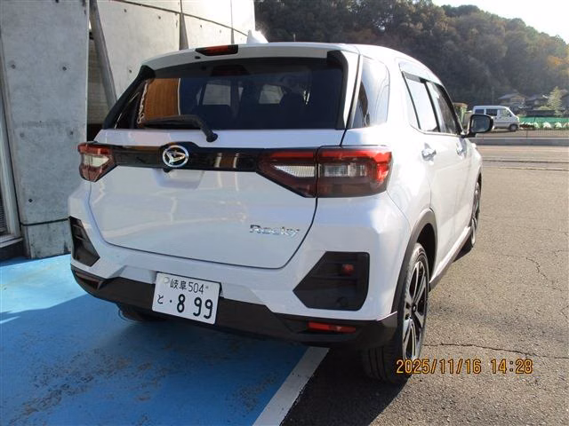 DAIHATSU ROCKY