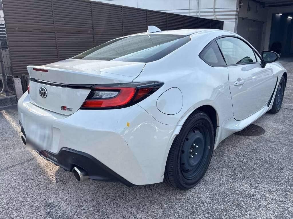 TOYOTA GR 86