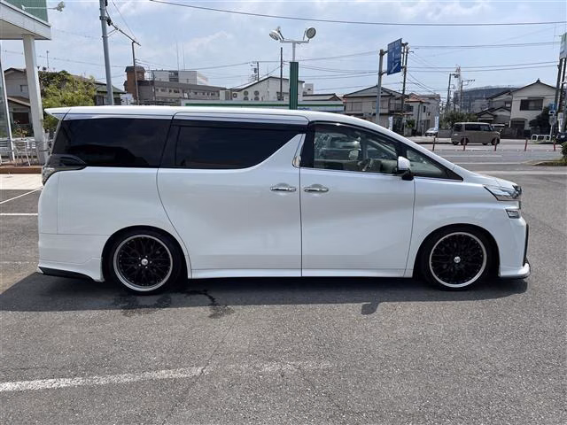 TOYOTA VELLFIRE
