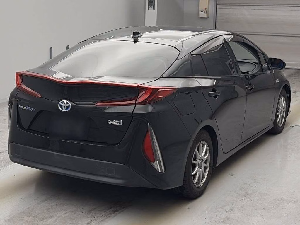 TOYOTA PRIUS PHV