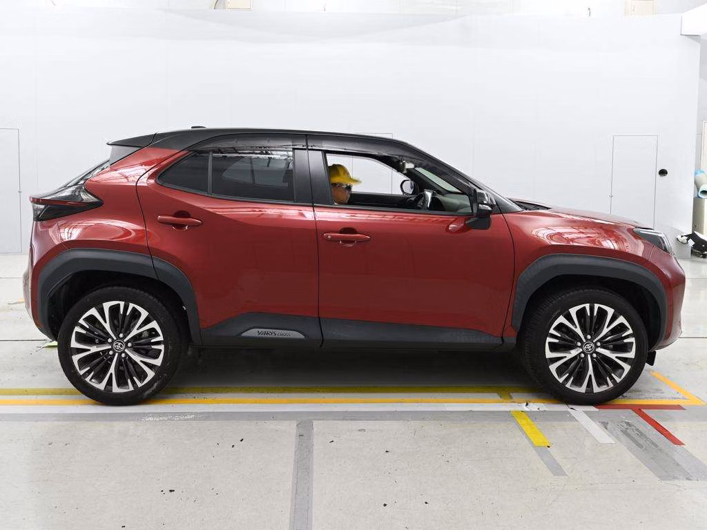 TOYOTA YARIS CROSS