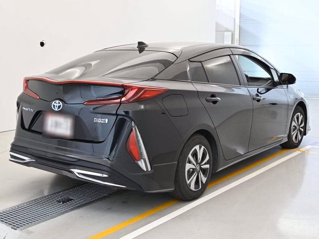 TOYOTA PRIUS PHV