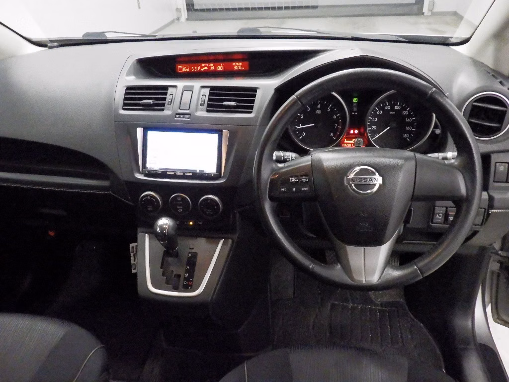 NISSAN LAFESTA
