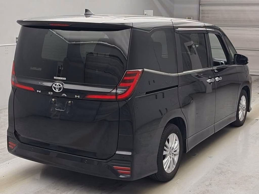 TOYOTA NOAH