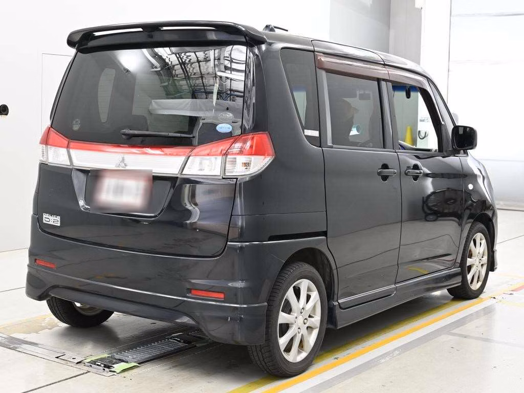MITSUBISHI DELICA D:2