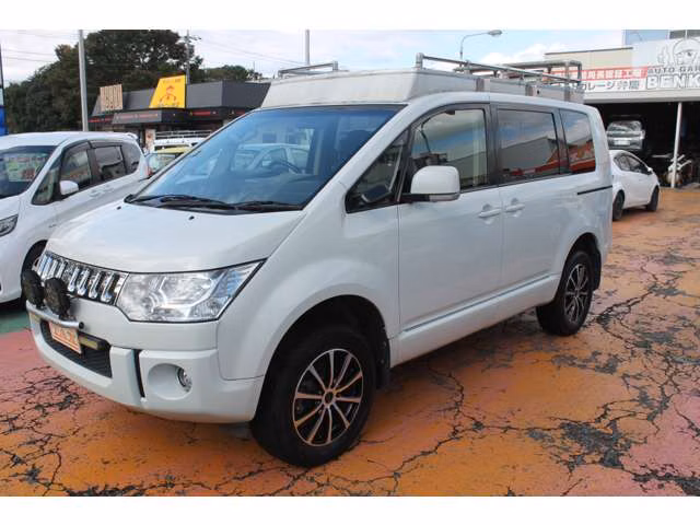 MITSUBISHI DELICA D:5