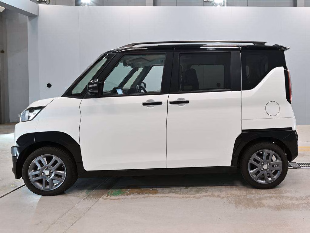 MITSUBISHI DELICA MINI
