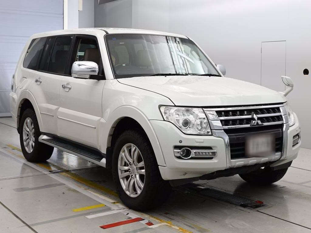 MITSUBISHI PAJERO