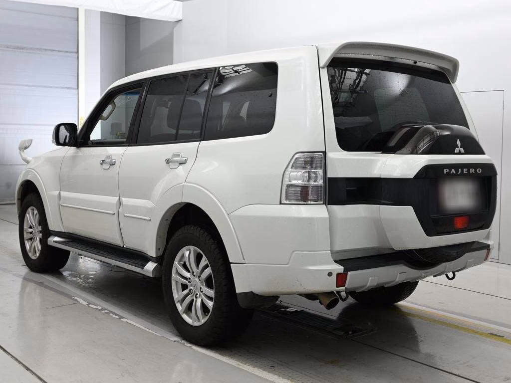 MITSUBISHI PAJERO
