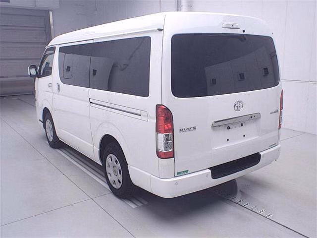 TOYOTA REGIUS ACE
