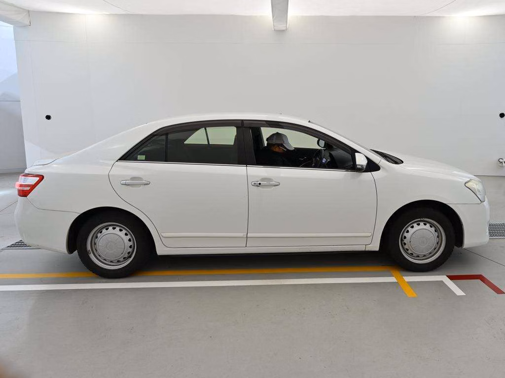 TOYOTA PREMIO