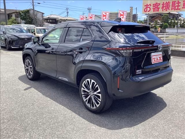 TOYOTA YARIS CROSS