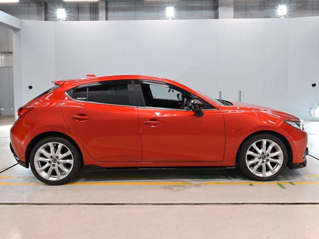 MAZDA AXELA