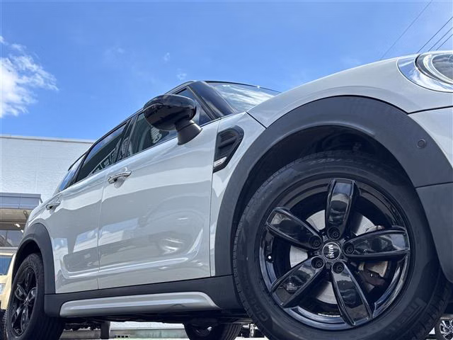 MINI CROSSOVER