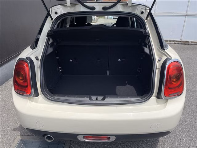 MINI HATCH