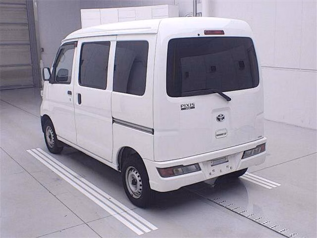TOYOTA PIXIS VAN