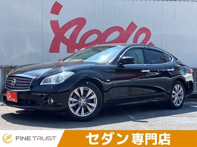 NISSAN FUGA