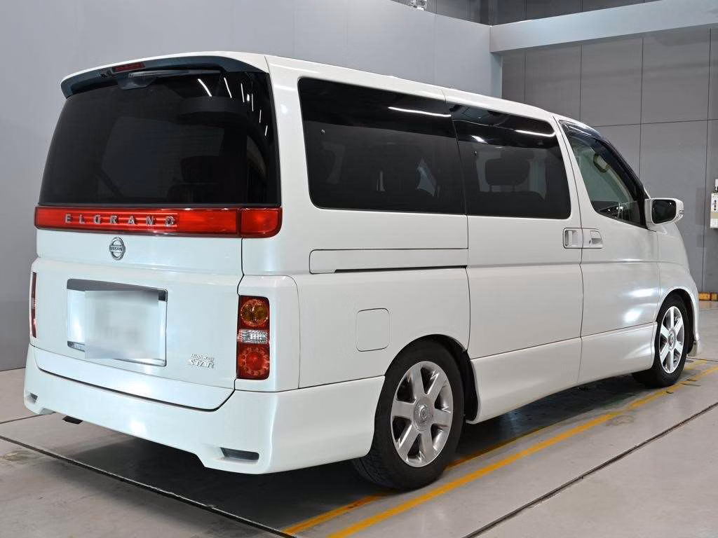 NISSAN ELGRAND