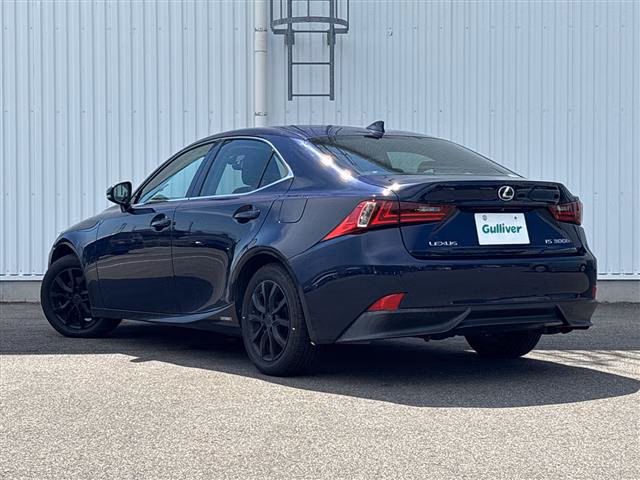 LEXUS IS300H