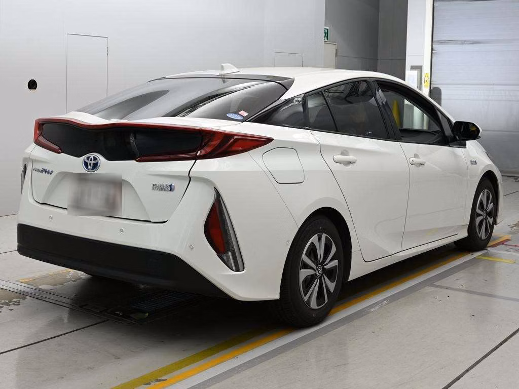 TOYOTA PRIUS PHV