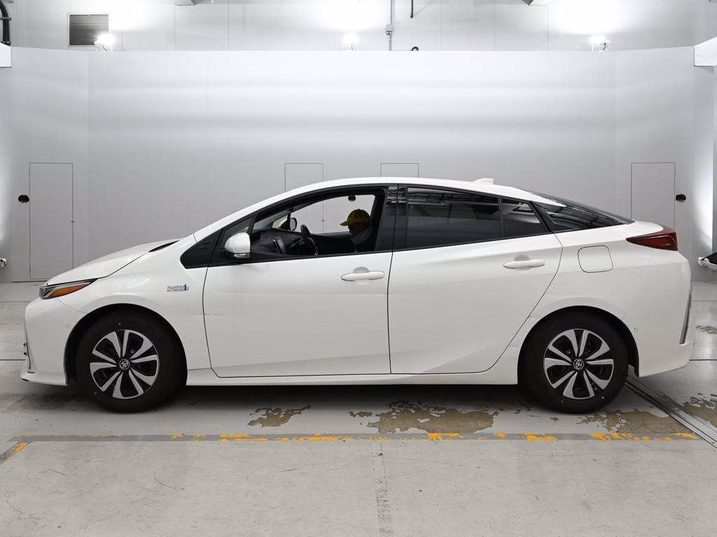 TOYOTA PRIUS PHV