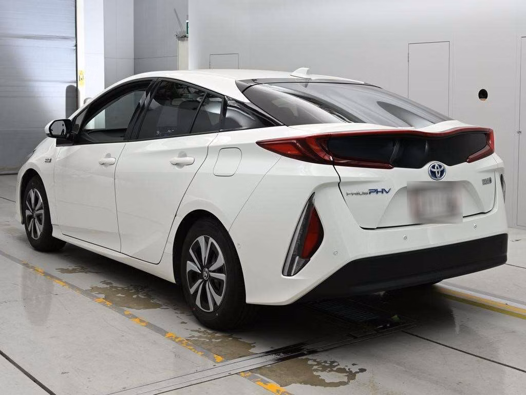 TOYOTA PRIUS PHV