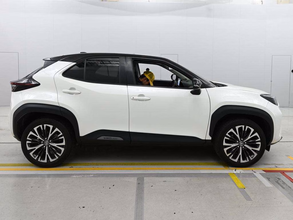 TOYOTA YARIS CROSS