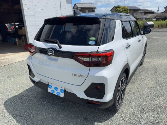 DAIHATSU ROCKY