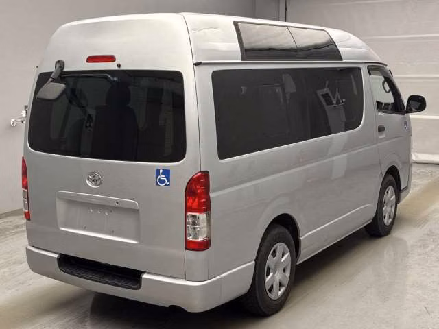 TOYOTA REGIUS ACE