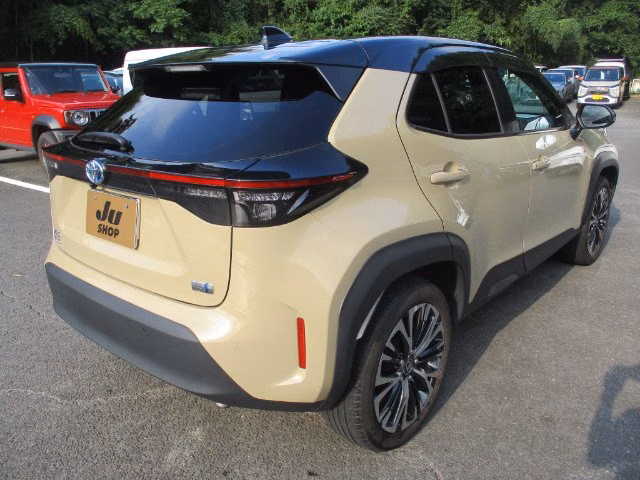TOYOTA YARIS CROSS