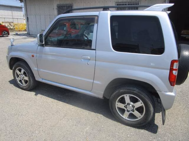 MITSUBISHI PAJERO MINI