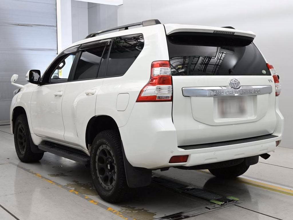 TOYOTA LAND CRUISER PRADO