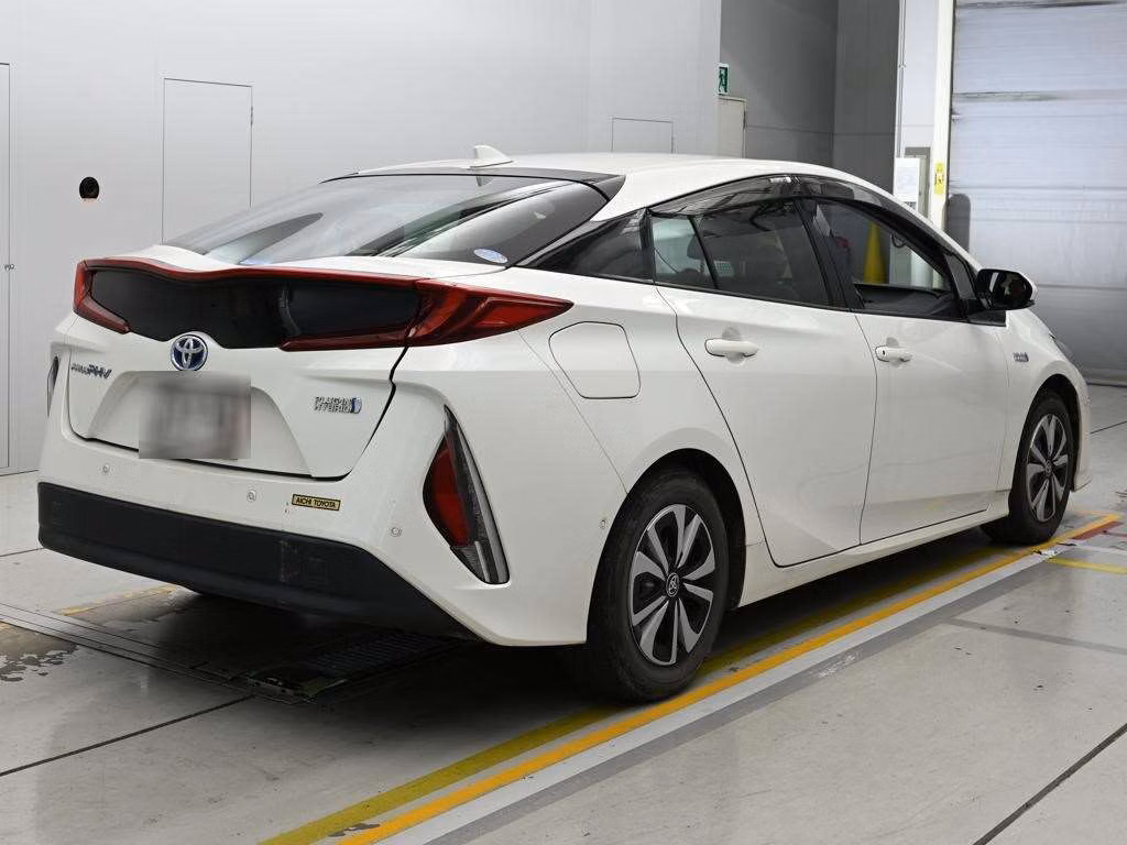TOYOTA PRIUS PHV