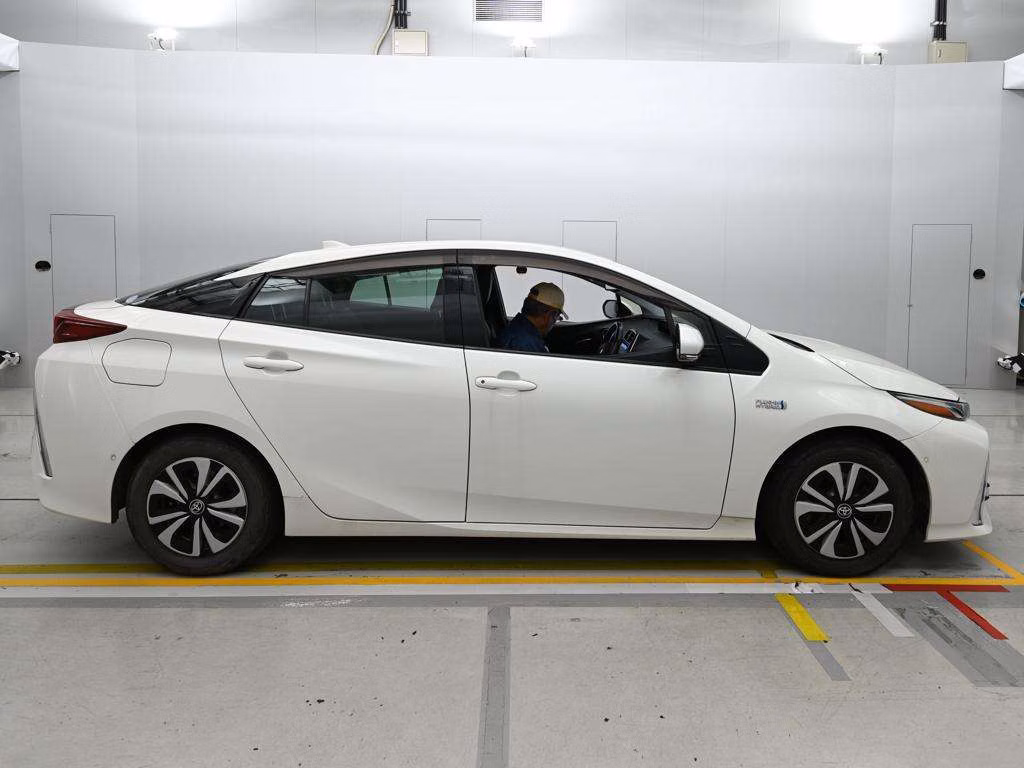 TOYOTA PRIUS PHV