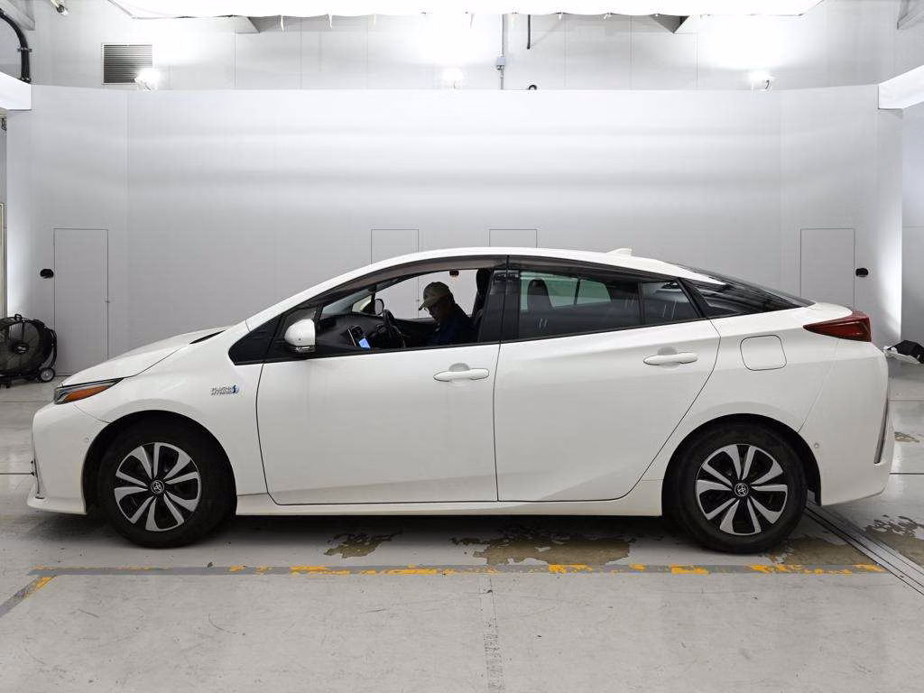 TOYOTA PRIUS PHV