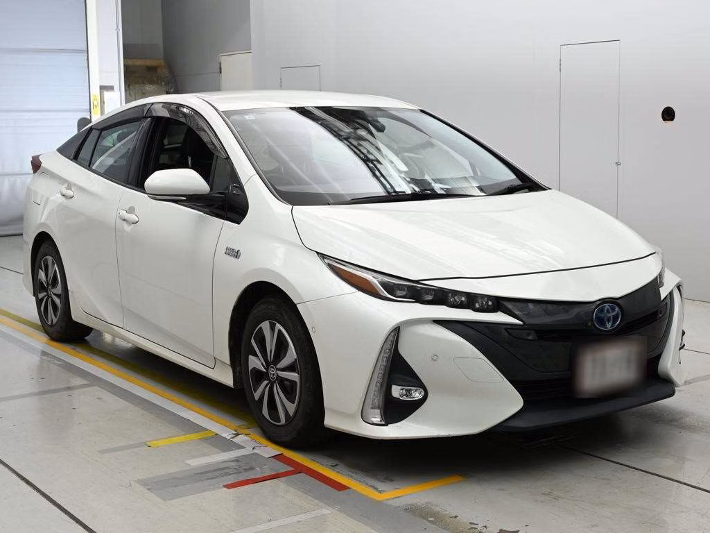 TOYOTA PRIUS PHV