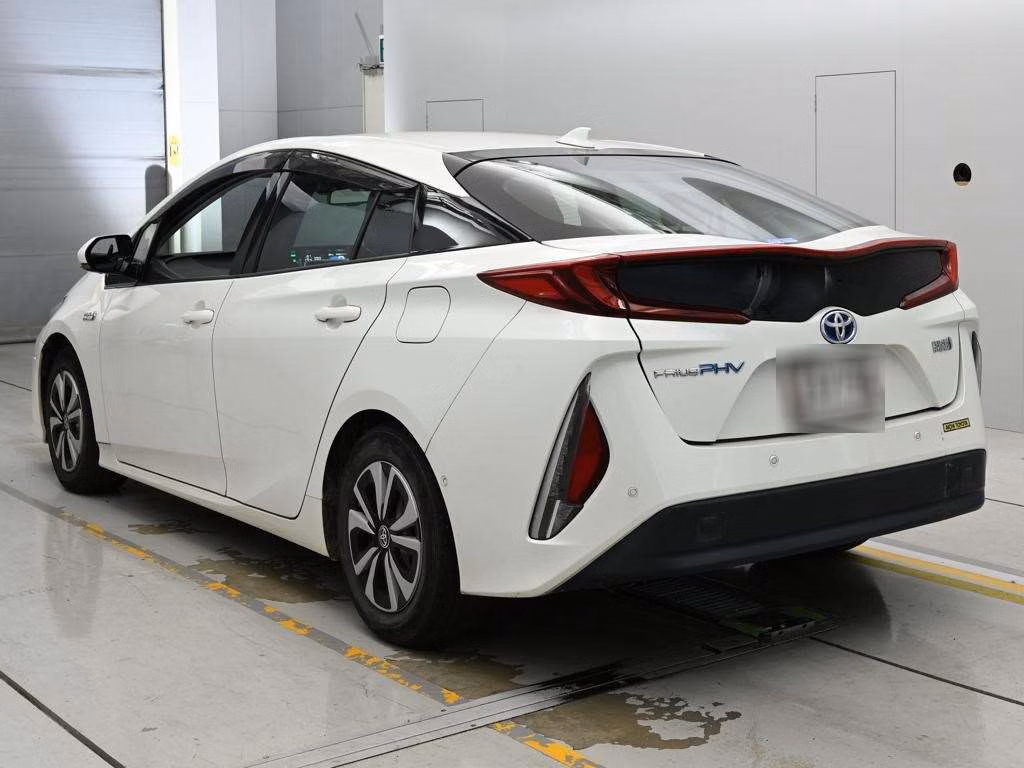 TOYOTA PRIUS PHV