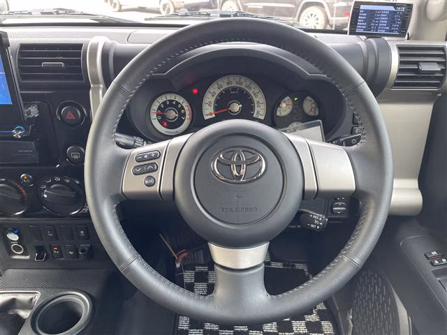 TOYOTA FJ CRUISER