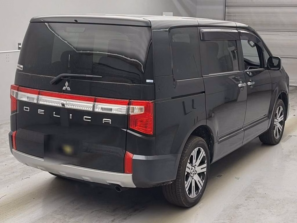 MITSUBISHI DELICA D:5