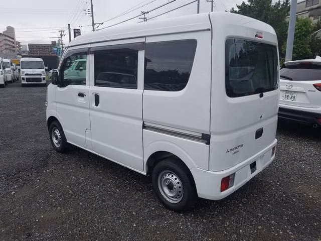 MITSUBISHI MINICAB