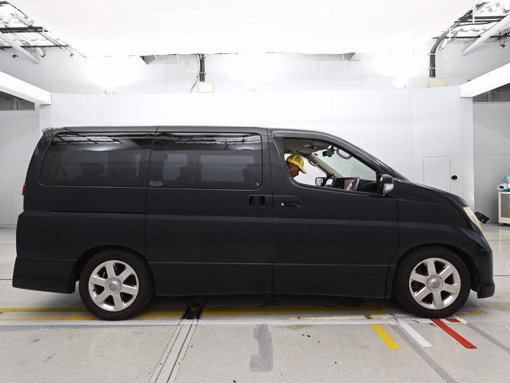 NISSAN ELGRAND