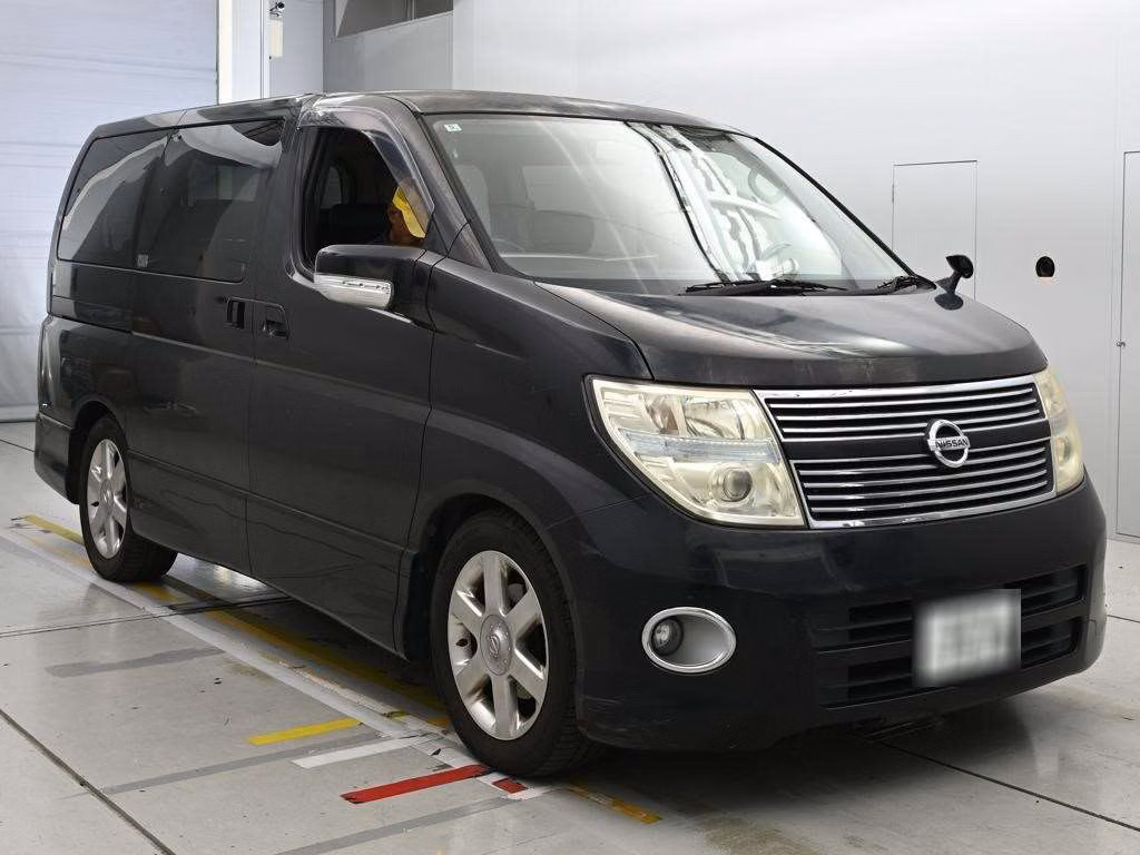 NISSAN ELGRAND