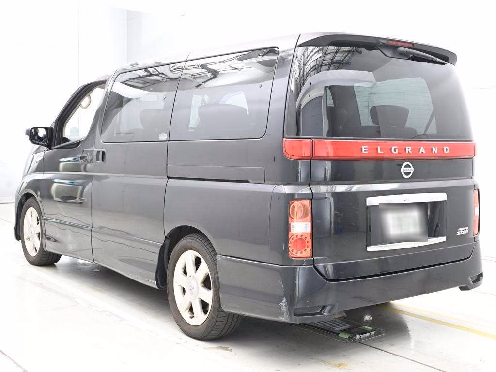 NISSAN ELGRAND
