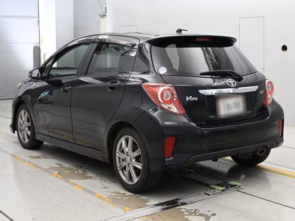 TOYOTA VITZ