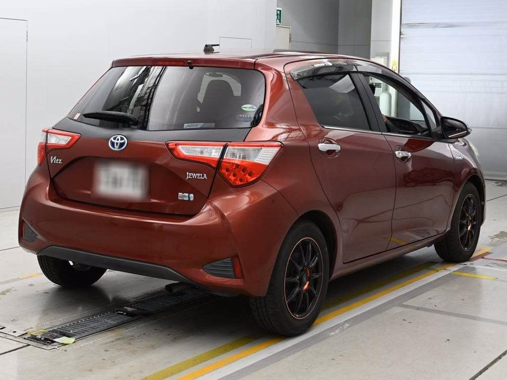TOYOTA VITZ