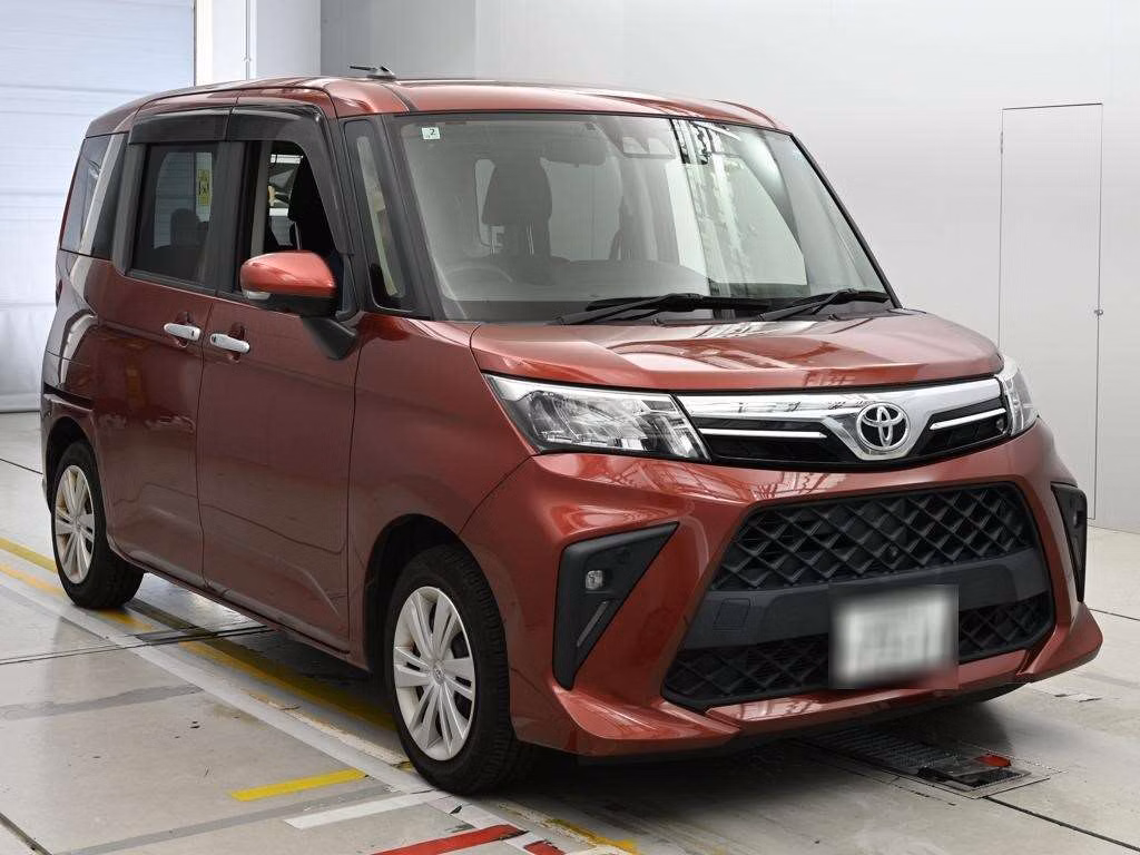 TOYOTA ROOMY