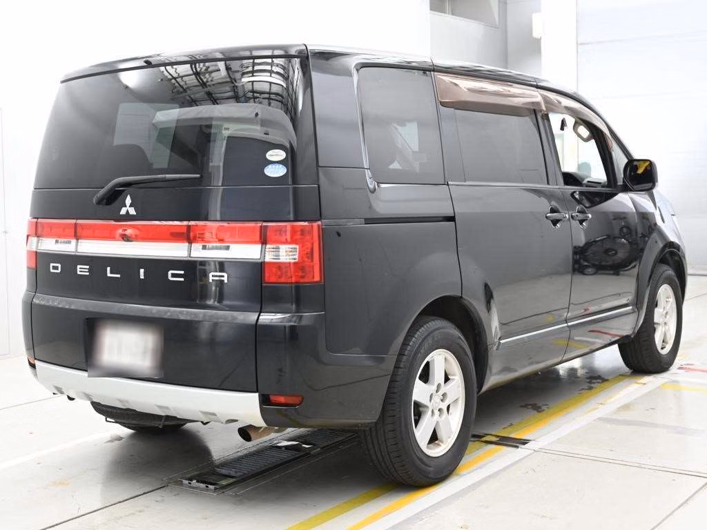 MITSUBISHI DELICA D:5