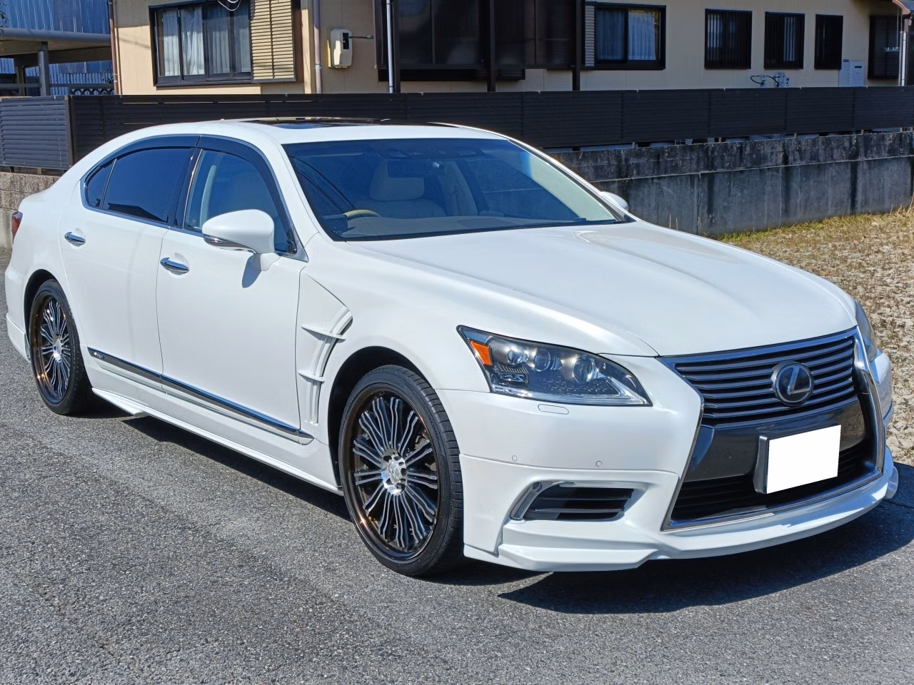 LEXUS LS600H