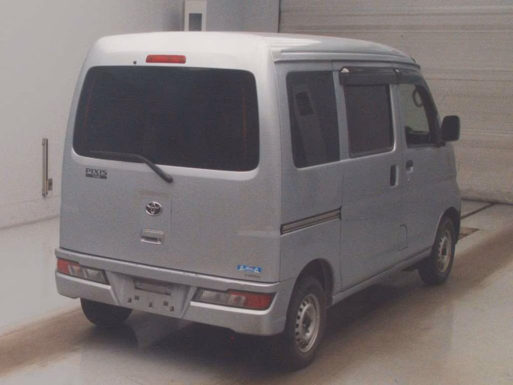 TOYOTA PIXIS VAN